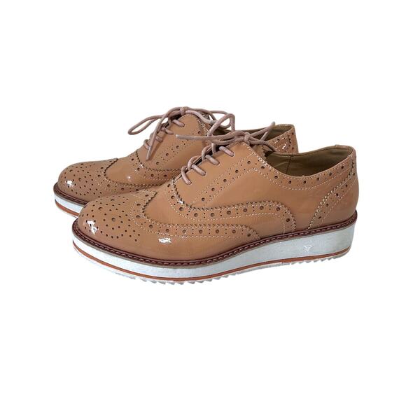 Madden Girl Wingtip Oxford Preppy Academia Paten Leather Lace Up Women Size 7.5 - Picture 2 of 9